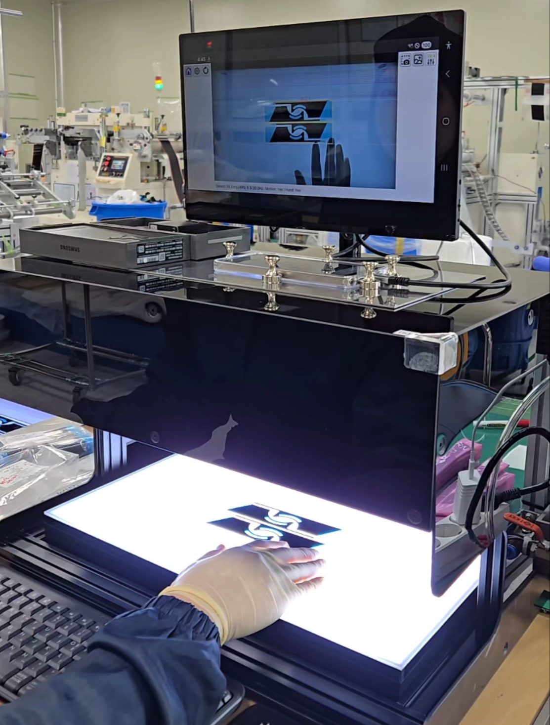 HK AI Ruler 적용 — Backlight + 작업자 손